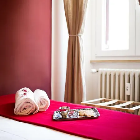 Konukevi Lombardia40 Luxury 4*