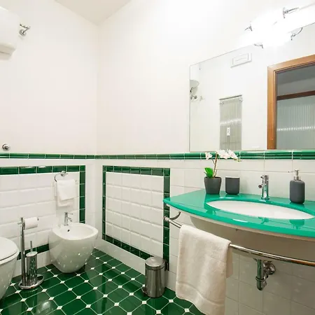 Lombardia40 Luxury 4*