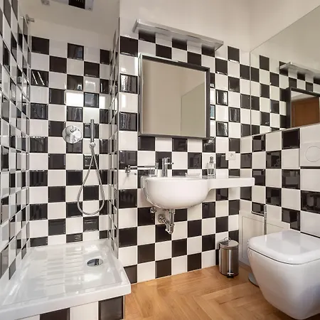 Lombardia40 Luxury 4*